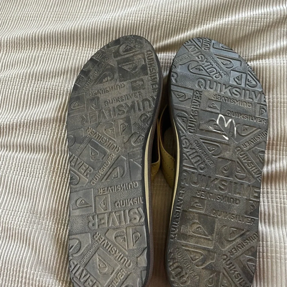 Quiksilver flip flops
